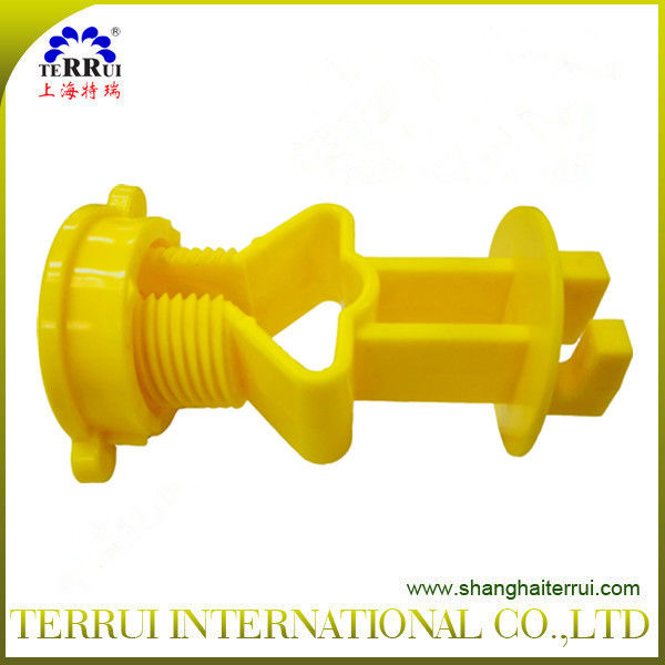 Yellow HDPE Screw Tight TPost Insulator for Electric Fencing