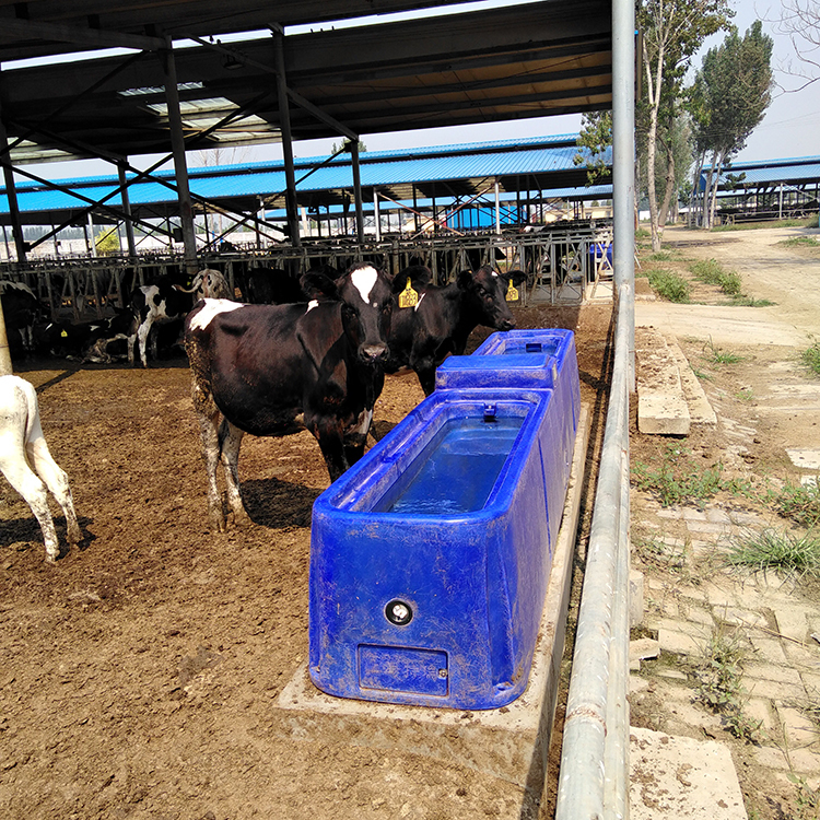 400*67*68cm/13.1*2.2*2.2 Heavy-duty Impact Resistant Polyethylene Livestock Water Tank in Blue for Standards
