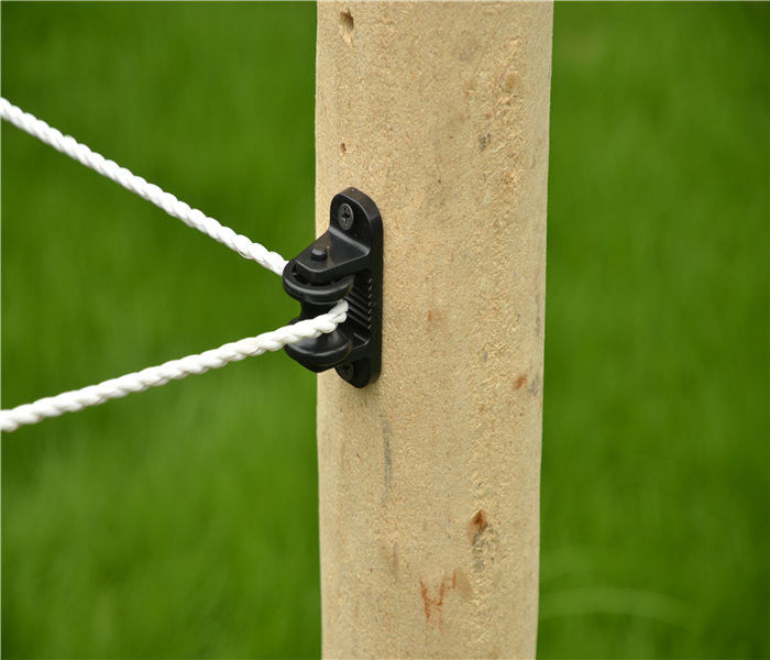 ISO9001 LLDPE wood post Electric Fence Post Insulators