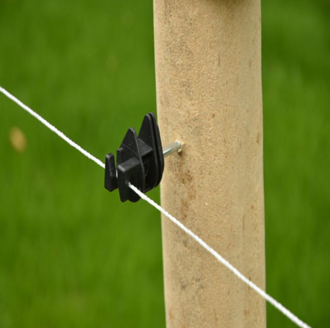 Wood Screw Insulator Black Electric Fencing Wood Post Insulator ScrewIn Ring Insulator